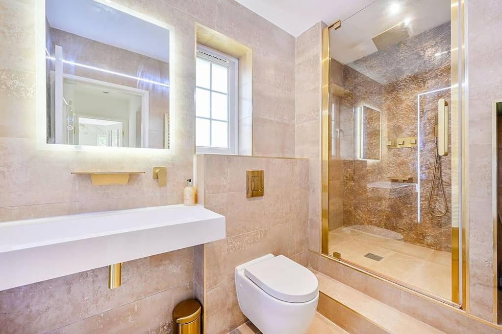 Premium Private Apartment Minutes To Central London Exterior foto